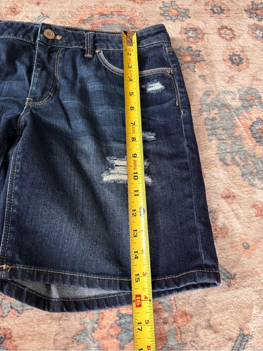 White House Black Market The Girlfriend Distressed Denim Shorts Size 8